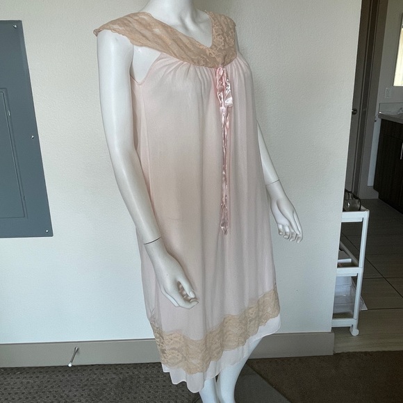 Vintage ILGWU 50’s Pink Nylon Chiffon Lace Layer Nightgown Aristocraft Medium - Picture 3 of 14